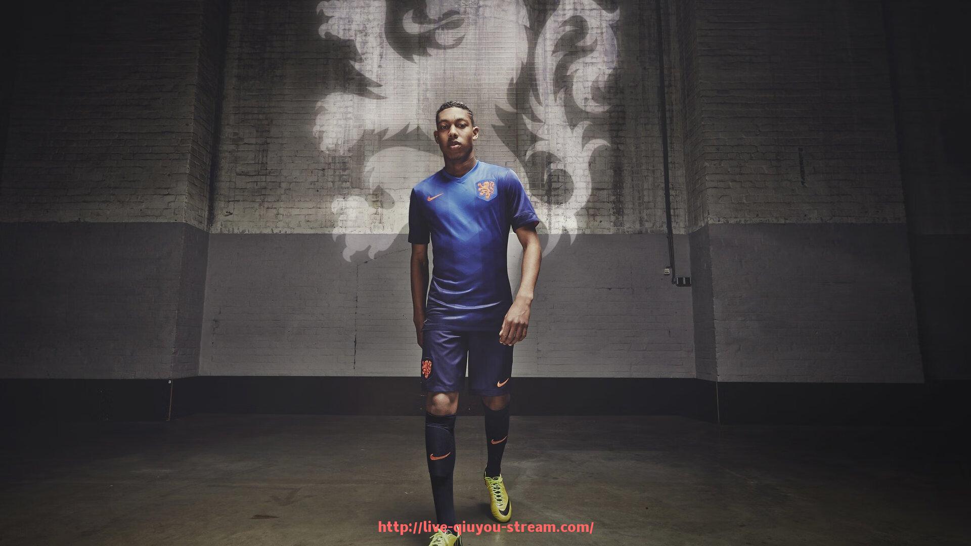 球友体育直播-意甲球队队衣:解析意甲各球队的队衣设计与文化